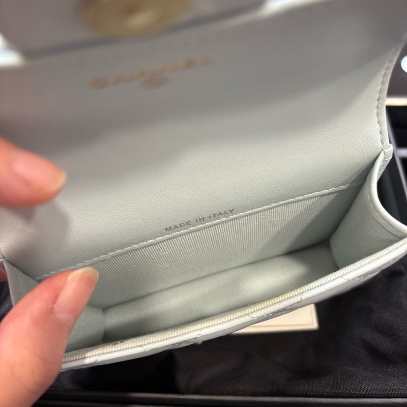 Chanel 全新 CHANEL 香奈兒 羊皮21K 提把鏈條翻蓋卡包-8