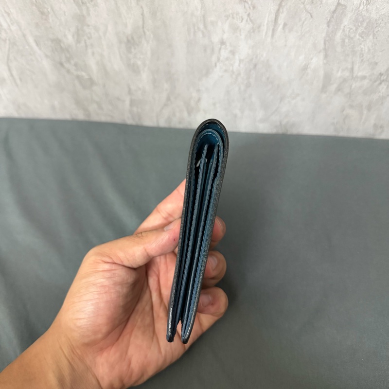 Lv水波紋對開短夾（8卡）-2