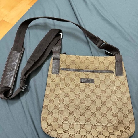 Gucci帆布肩背袋