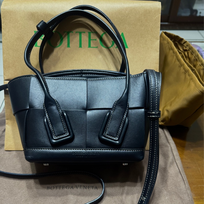 bottega veneta arco mini 葆蝶家 bv arco mini 黑色白線-0