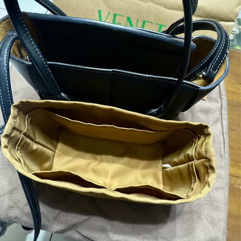 bottega veneta arco mini 葆蝶家 bv arco mini 黑色白線-3