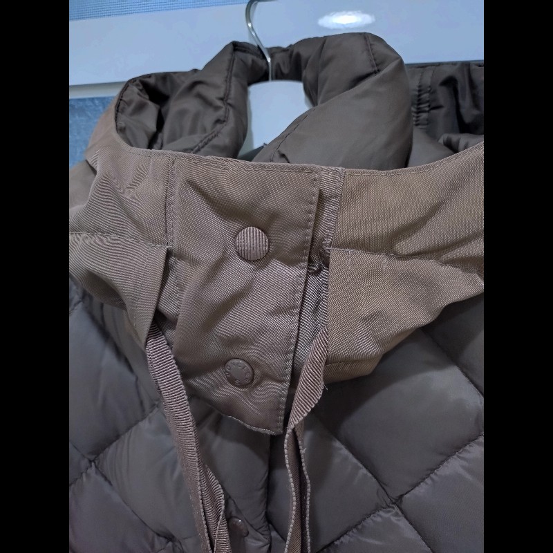 Moncler 卡其灰有帽羽絨外套-11