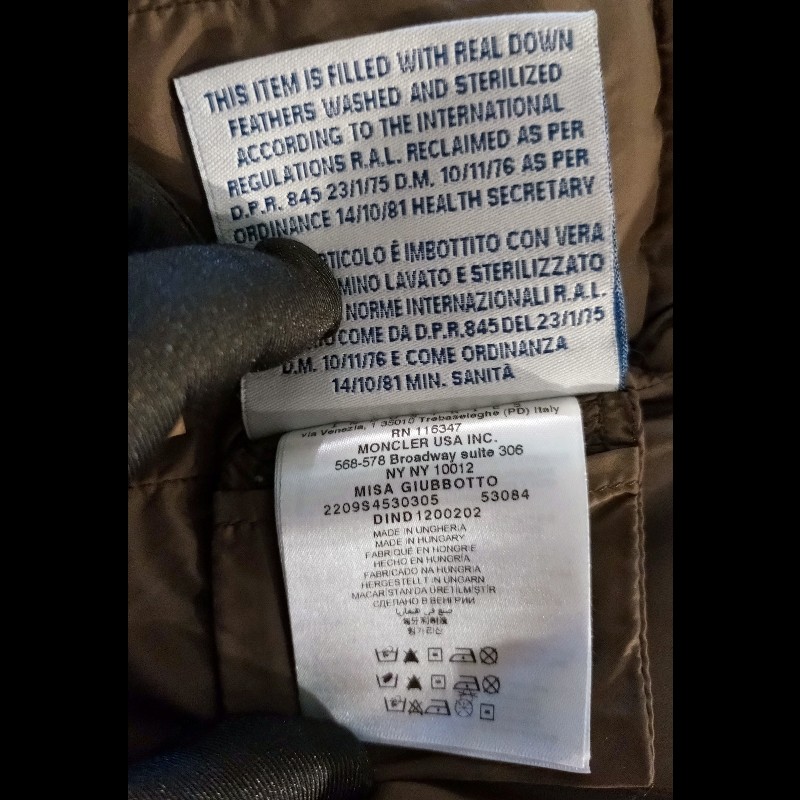 Moncler 卡其灰有帽羽絨外套-17