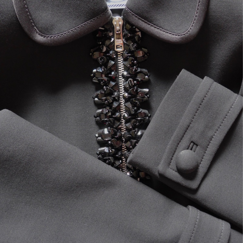 Prada 珠飾拉鍊黑色大衣 實穿與收藏兼具的經典級作品IT42-8