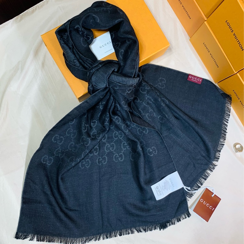 ‼️全台最甜 全新未用 Gucci 古馳 黑灰老花滿版雙色圍巾 披肩-3