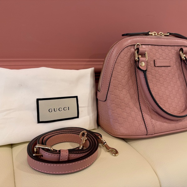 古馳Gucci 經典滿版壓紋全皮兩用貝殼包（柔瑰粉/藕粉色）Microguccissima-4