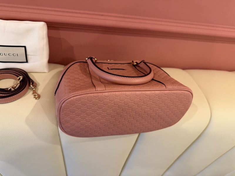 古馳Gucci 經典滿版壓紋全皮兩用貝殼包（柔瑰粉/藕粉色）Microguccissima-18