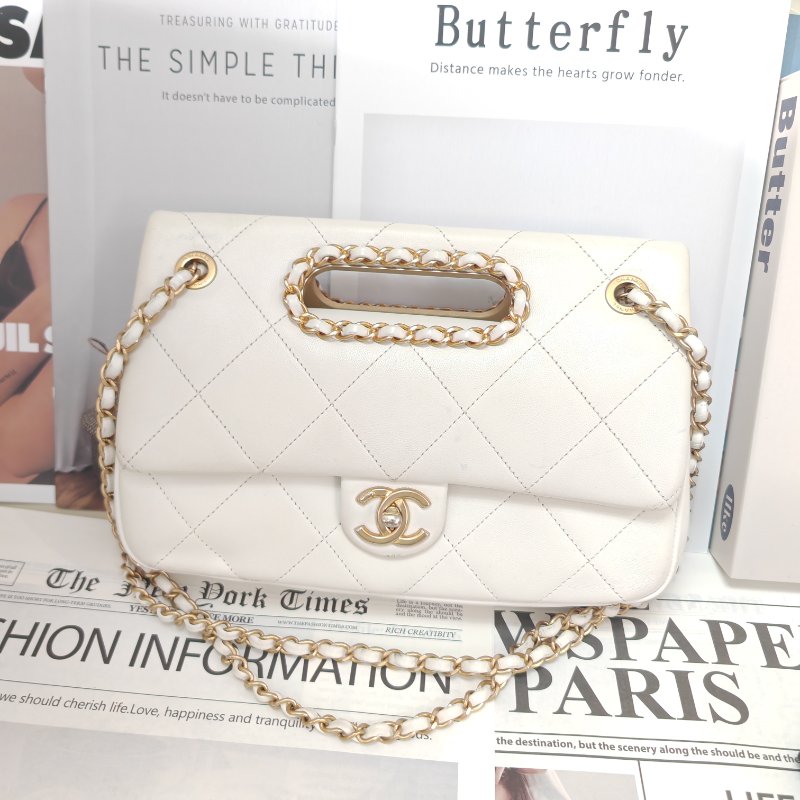 Chanel 2020 春夏系列 白色 菱格紋 羊皮 切口式手柄 金扣-0