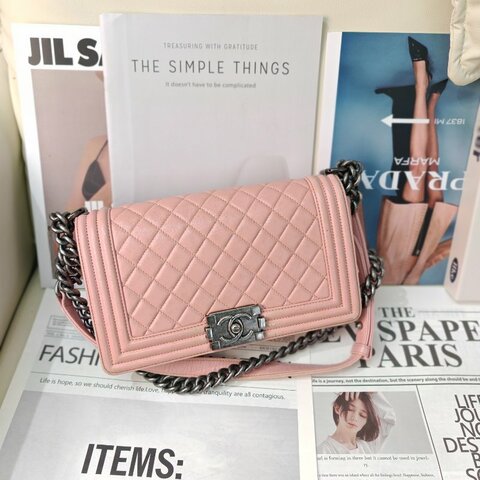 Chanel Leboy 淡粉色 菱格紋 羊皮 中號 銀扣