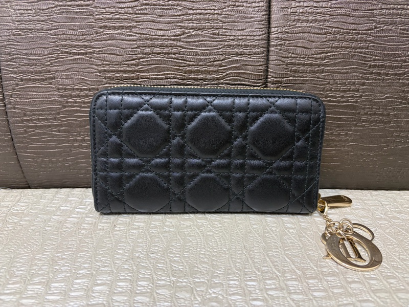 Dior 黑羊皮籐格紋金釦Lady Dior 4卡中夾-0