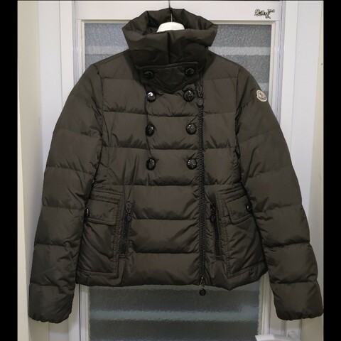 Moncler 深灰雙排釦羽絨外套