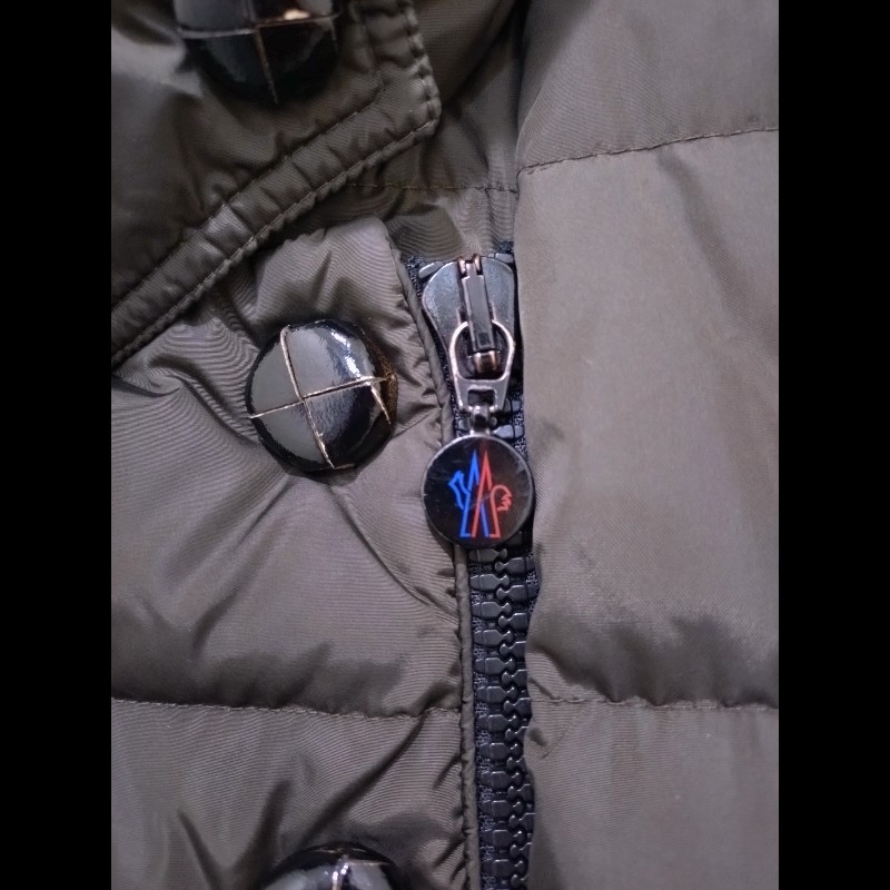 Moncler 深灰雙排釦羽絨外套-9