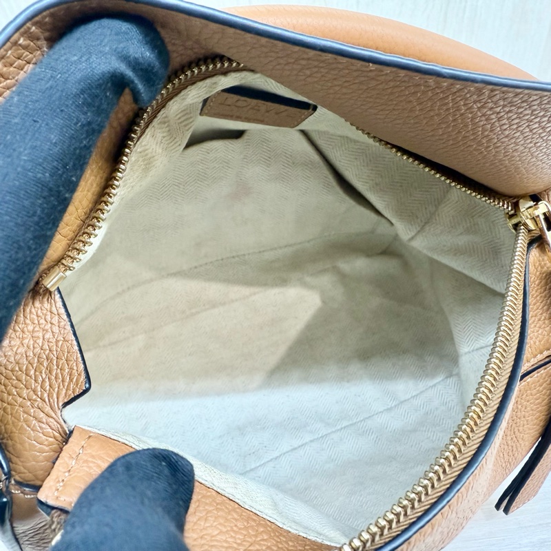 LOEWE焦糖色牛皮金釦小號puzzle手提側背包-7