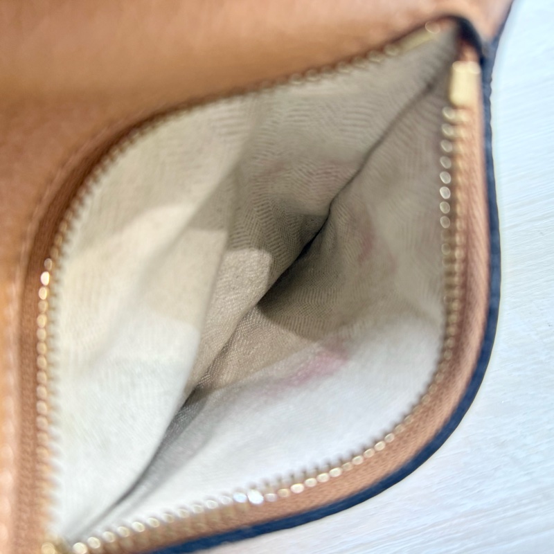 LOEWE焦糖色牛皮金釦小號puzzle手提側背包-14