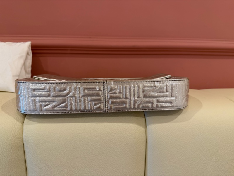 FENDI 絕版立體壓紋 Baguette 法棍包 - 金屬銀色 肩背包-11