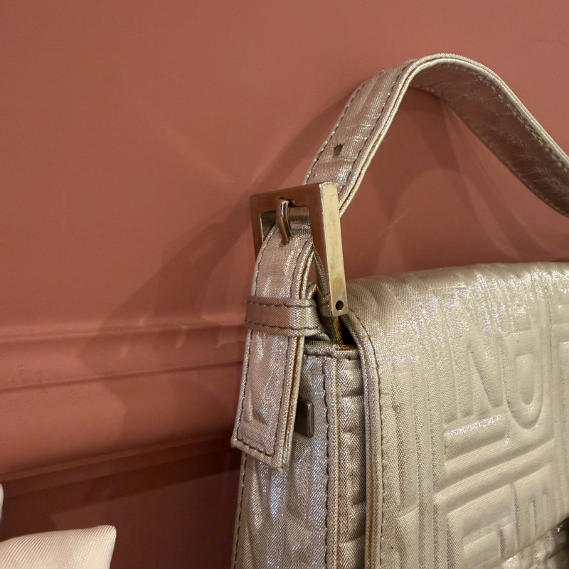 FENDI 絕版立體壓紋 Baguette 法棍包 - 金屬銀色 肩背包-24