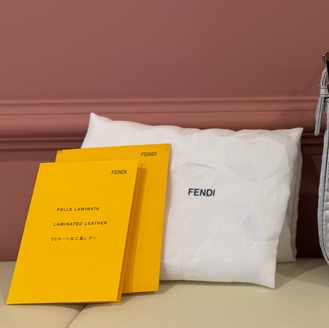 FENDI 絕版立體壓紋 Baguette 法棍包 - 金屬銀色 肩背包-29