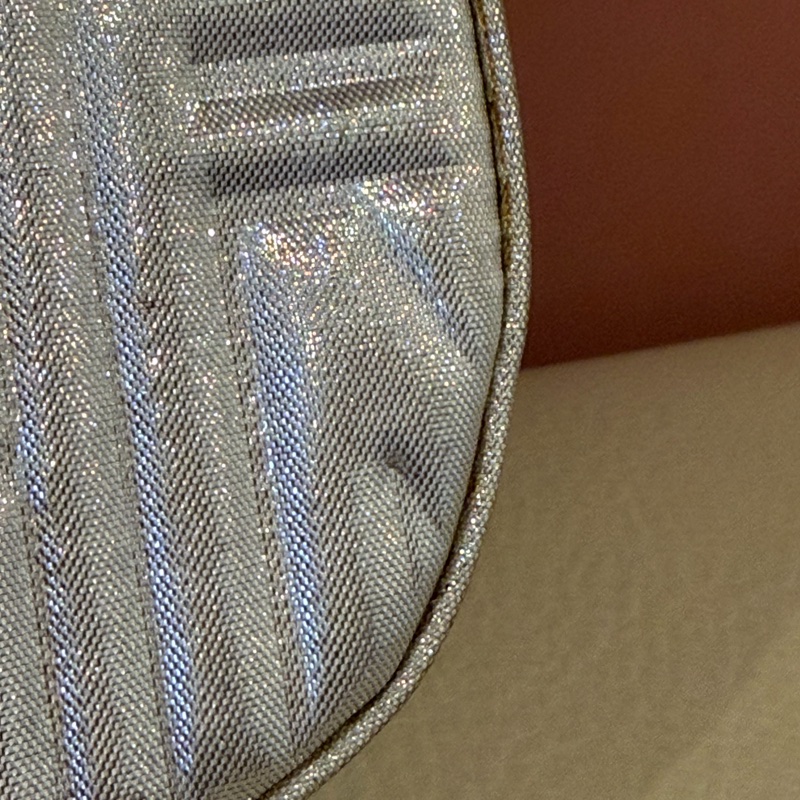 FENDI 絕版立體壓紋 Baguette 法棍包 - 金屬銀色 肩背包-31