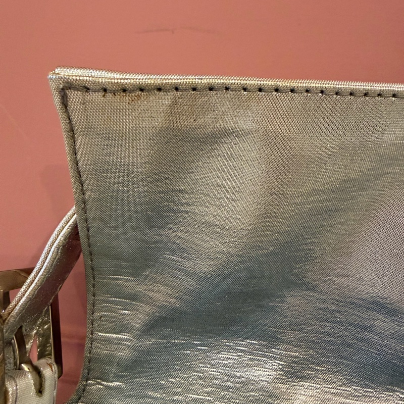 FENDI 絕版立體壓紋 Baguette 法棍包 - 金屬銀色 肩背包-32