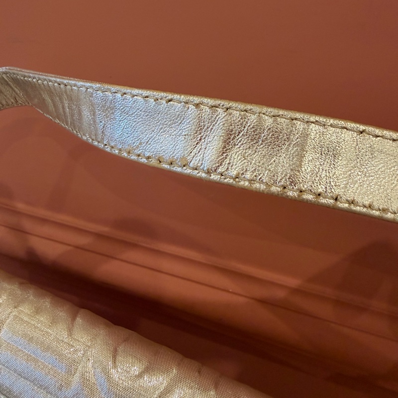 FENDI 絕版立體壓紋 Baguette 法棍包 - 金屬銀色 肩背包-37