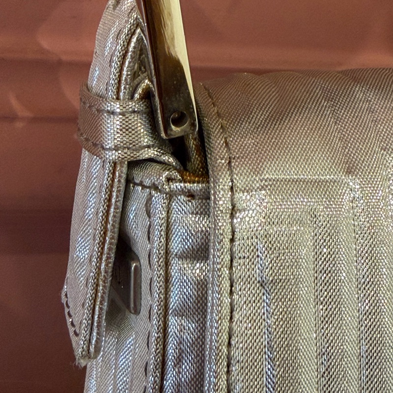 FENDI 絕版立體壓紋 Baguette 法棍包 - 金屬銀色 肩背包-40