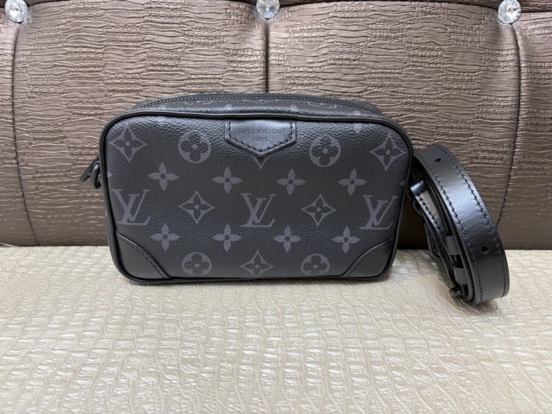 LV 黑灰原花黑釦Trocadero相機包M14253-0