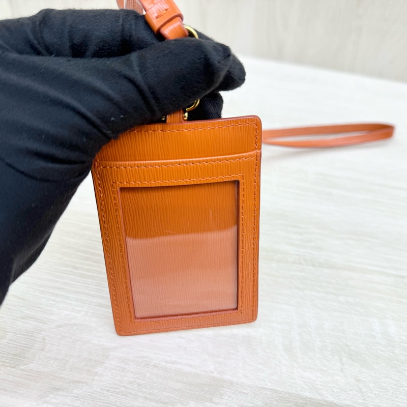 PRADA橘色三角金LOGO Saffiano掛繩證件套1MC007-6