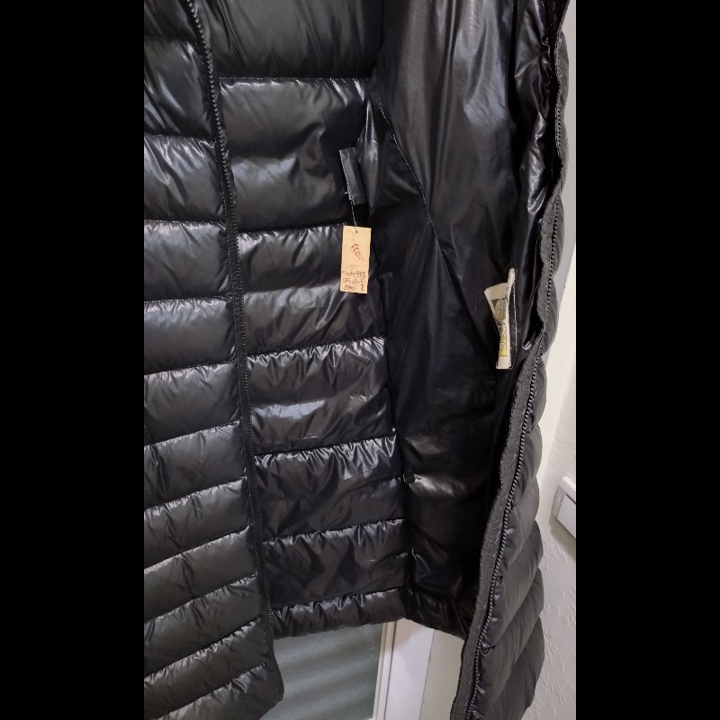 Moncler 黑色羽絨長版外套-4