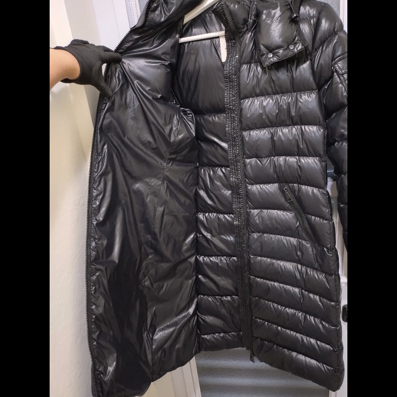 Moncler 黑色羽絨長版外套-7
