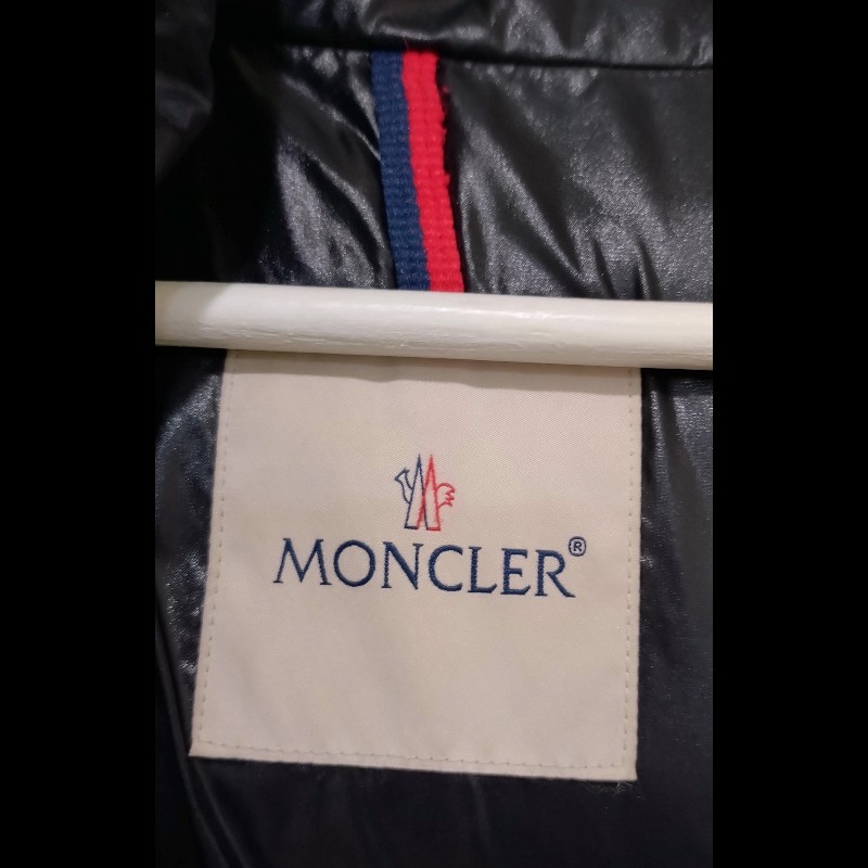 Moncler 黑色羽絨長版外套-10
