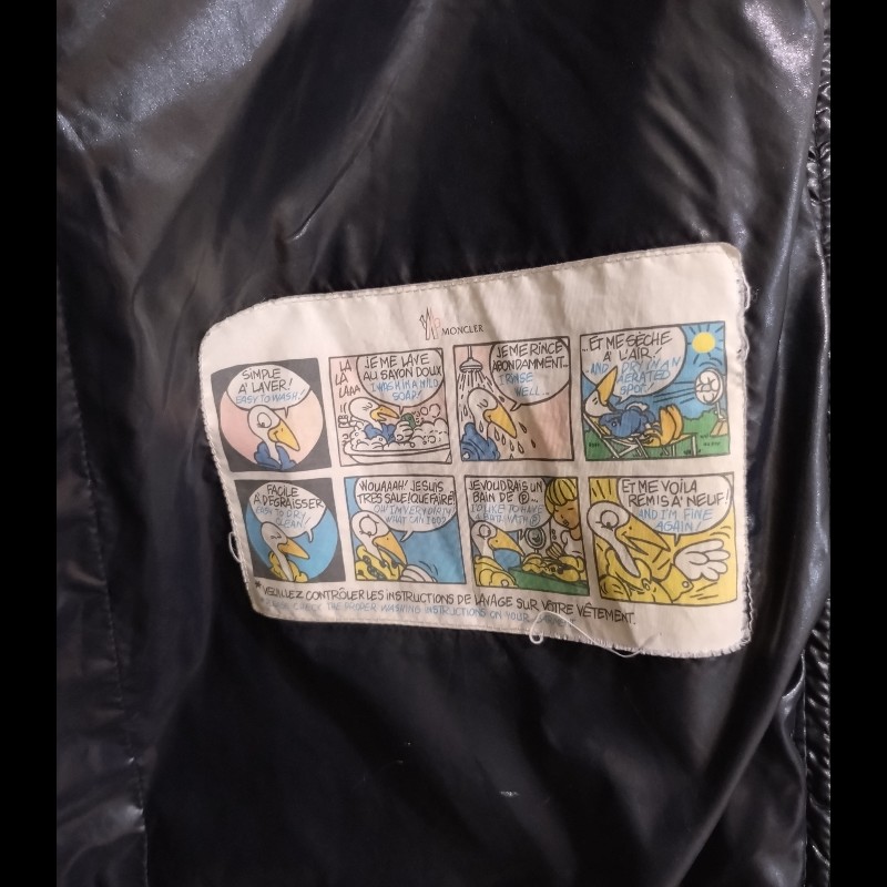 Moncler 黑色羽絨長版外套-11