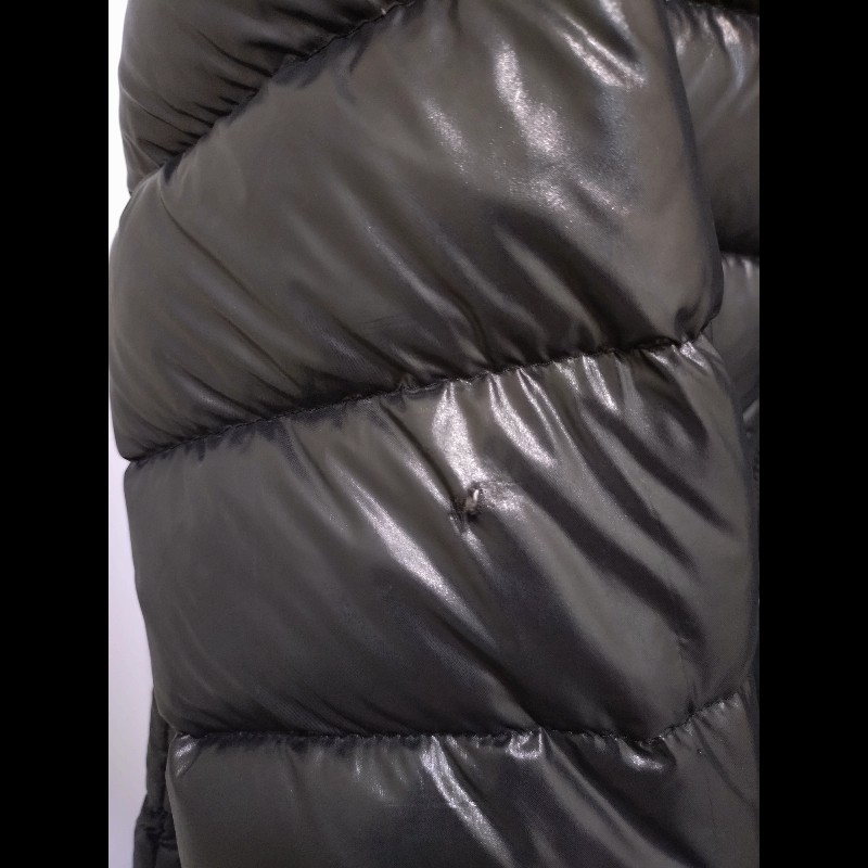 Moncler 黑色羽絨長版外套-19