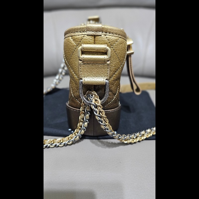 ◇CHANEL◇ CHANEL  Gabrielle （小號金元寶）限量漸變金流浪包（保卡26開）-3