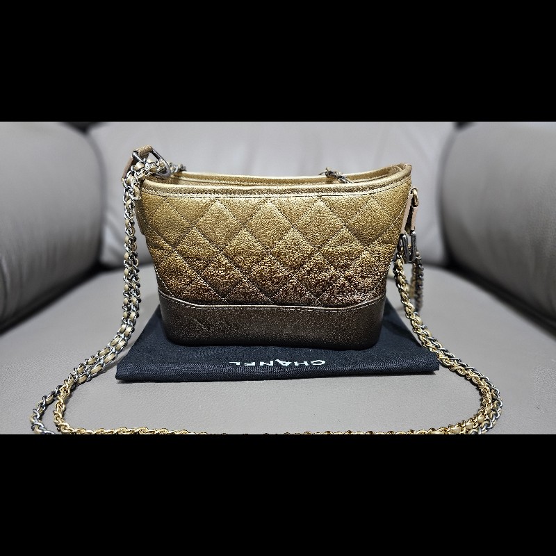 ◇CHANEL◇ CHANEL  Gabrielle （小號金元寶）限量漸變金流浪包（保卡26開）-4