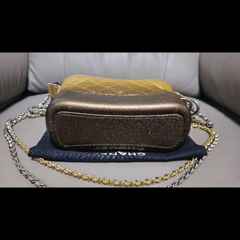 ◇CHANEL◇ CHANEL  Gabrielle （小號金元寶）限量漸變金流浪包（保卡26開）-11