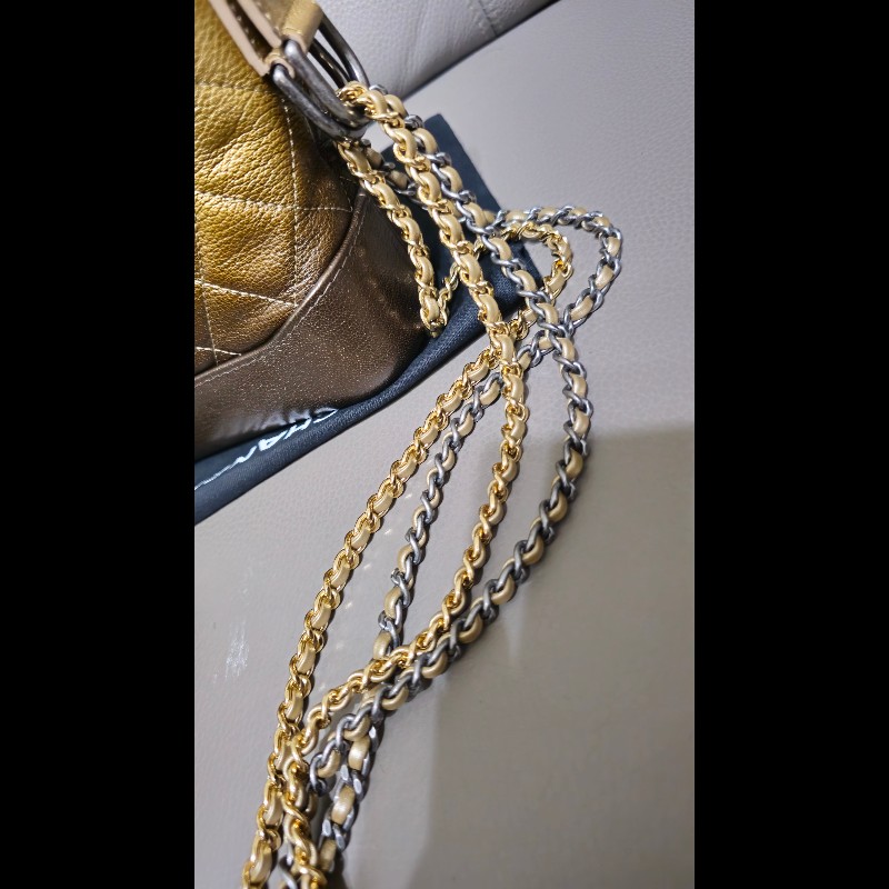 ◇CHANEL◇ CHANEL  Gabrielle （小號金元寶）限量漸變金流浪包（保卡26開）-19