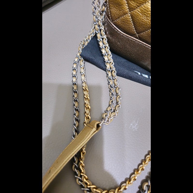 ◇CHANEL◇ CHANEL  Gabrielle （小號金元寶）限量漸變金流浪包（保卡26開）-20