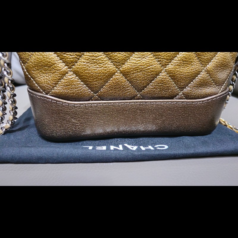 ◇CHANEL◇ CHANEL  Gabrielle （小號金元寶）限量漸變金流浪包（保卡26開）-23