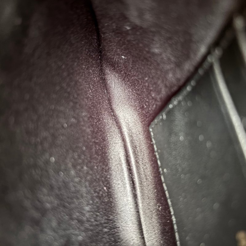 ::Miu Miu:: Matelassé 金字 黑納帕皮革 一字拉鍊手拿包 長錢包 長夾 零錢包-14