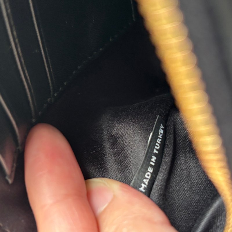 ::Miu Miu:: Matelassé 金字 黑納帕皮革 一字拉鍊手拿包 長錢包 長夾 零錢包-15