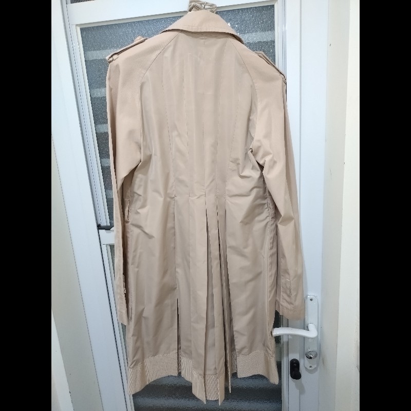 Moncler 淺卡其色風衣-1