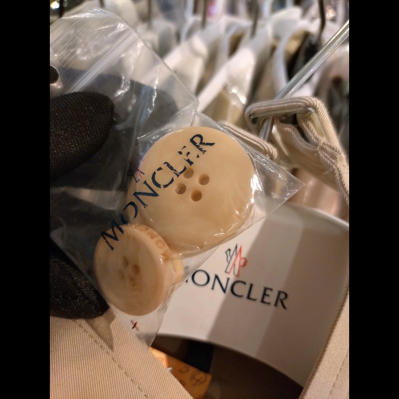 Moncler 淺卡其色風衣-5