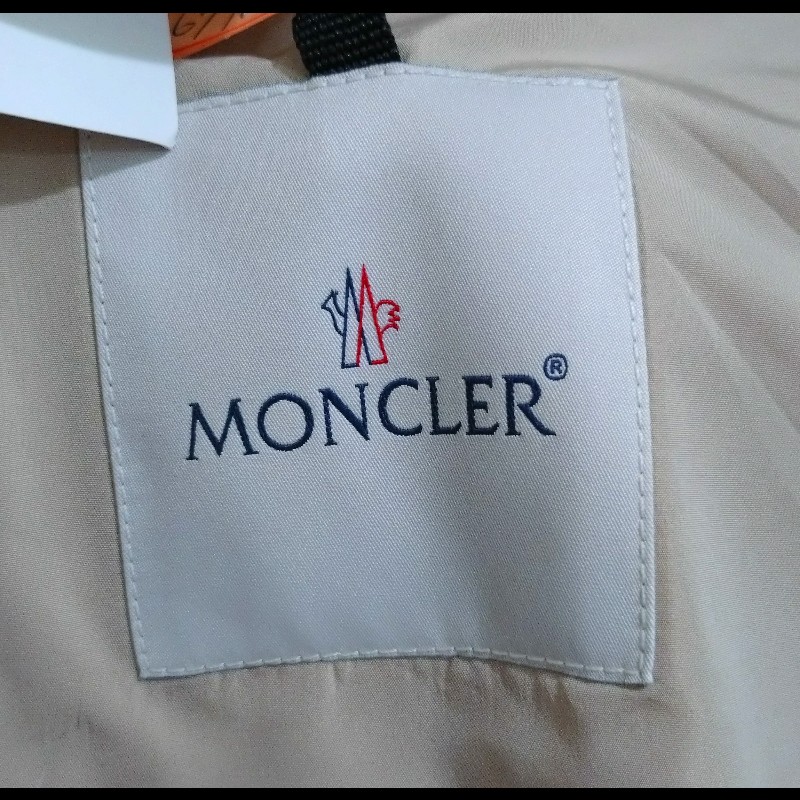 Moncler 淺卡其色風衣-12