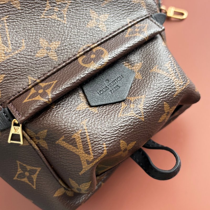 ::LOUIS VUITTON:: LV M44873 PALM SPRINGS MINI經典花紋後背包-6