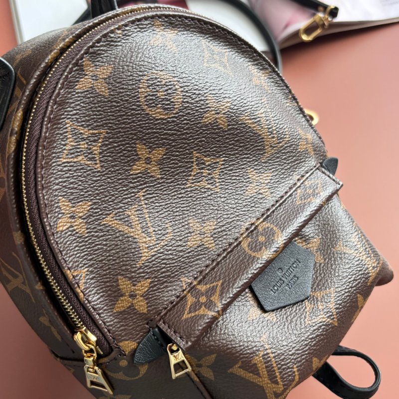 ::LOUIS VUITTON:: LV M44873 PALM SPRINGS MINI經典花紋後背包-7