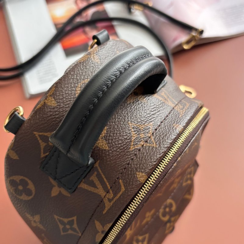 ::LOUIS VUITTON:: LV M44873 PALM SPRINGS MINI經典花紋後背包-8