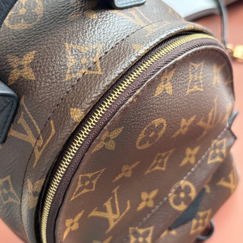 ::LOUIS VUITTON:: LV M44873 PALM SPRINGS MINI經典花紋後背包-9