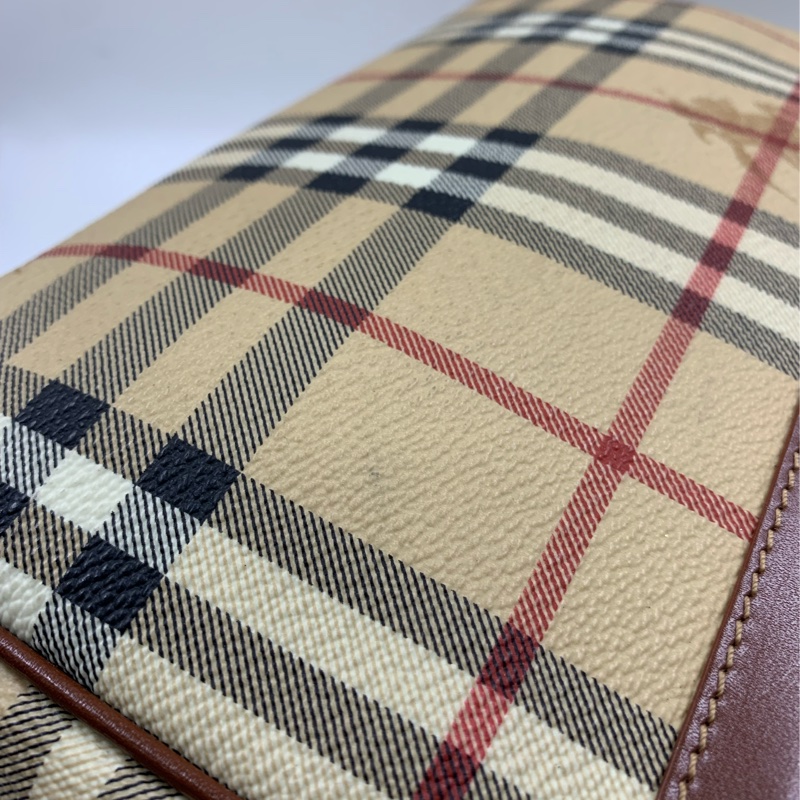 Burberry Clutch-12
