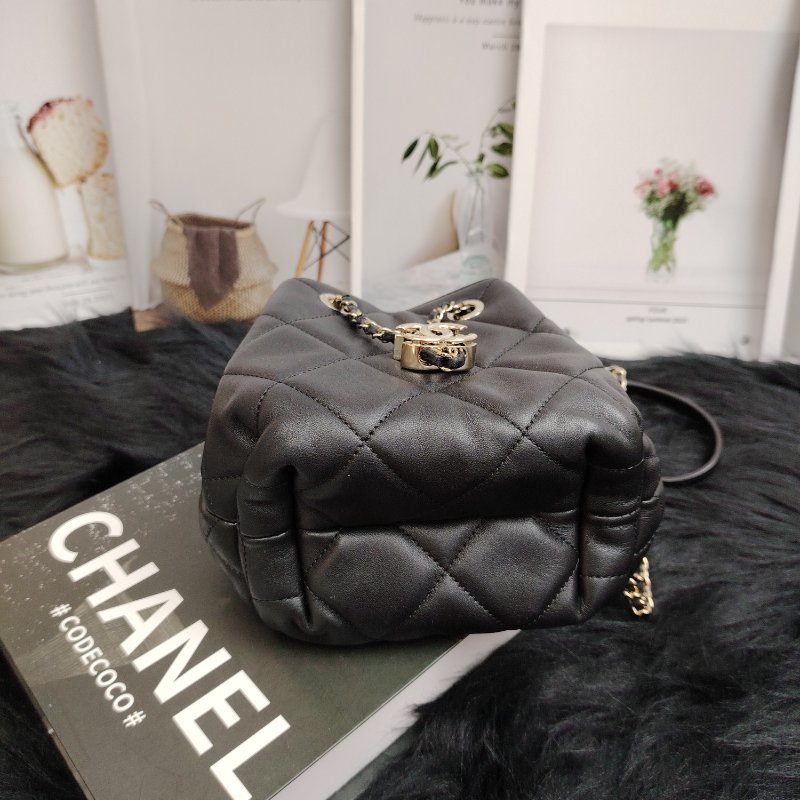 Chanel 羊皮迷你抽繩水桶包 29開 98新-4