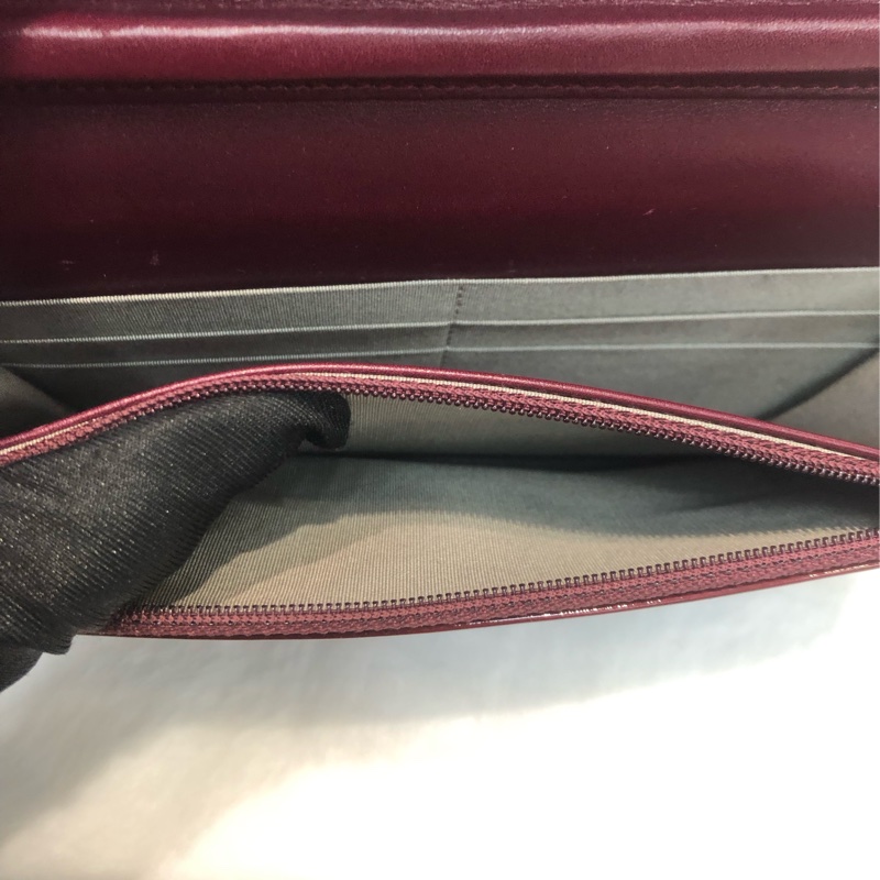 Chanel 棗紅漆皮浮雕扣WOC XC040-11